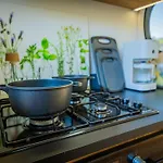 Úszó hotel Luxurioeses Hausboot Roma Woma D13