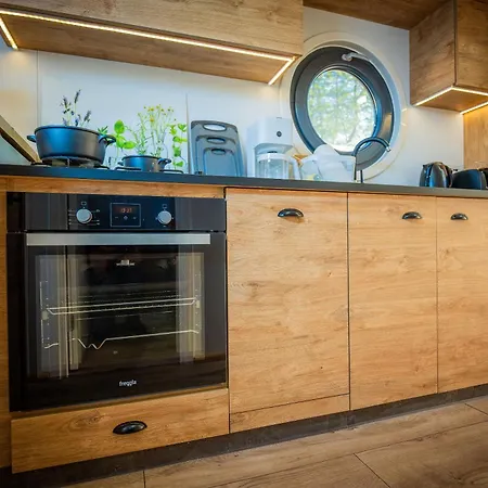 Luxurioeses Hausboot Roma Woma D13