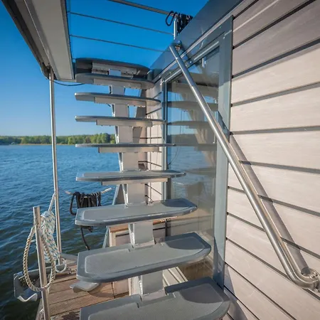 Luxurioeses Hausboot Roma Woma D13