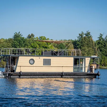 Luxurioeses Hausboot Roma Woma D13