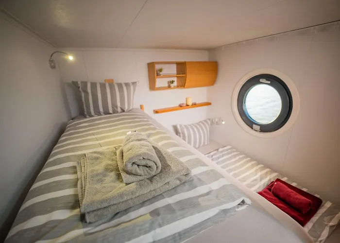 Luxurioeses Hausboot Roma Woma D13 بوتيل *